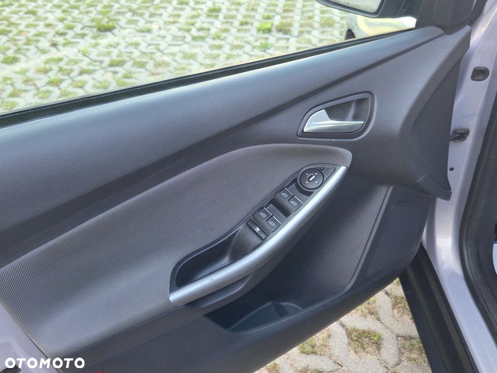 Ford Focus 1.6 Ti-VCT Style - 22