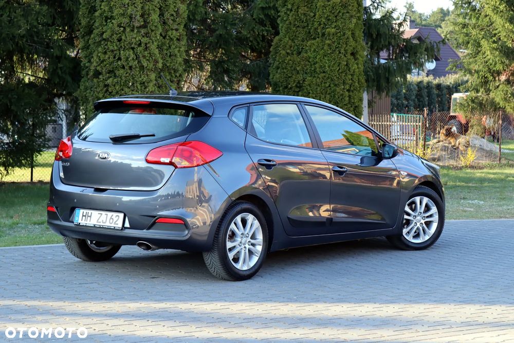 Kia Ceed 1.6 GDI Dream Team Edition - 13