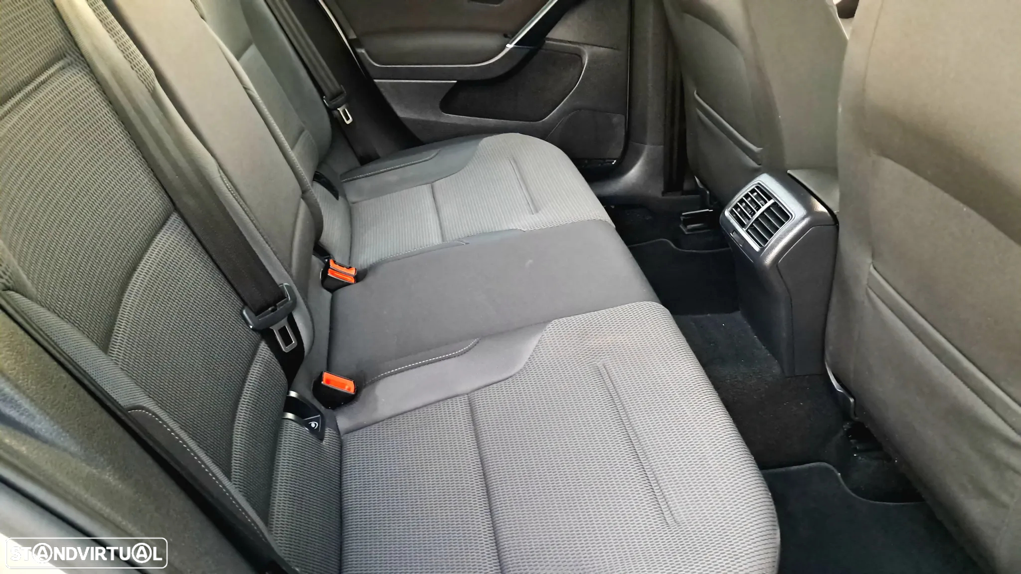 VW Golf Variant 1.6 TDi Confortline - 25