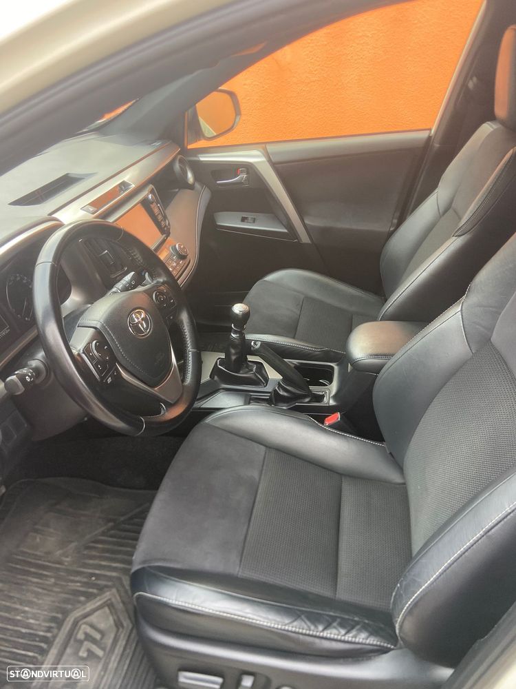 Toyota RAV4 2.0 D-4D Comfort - 6