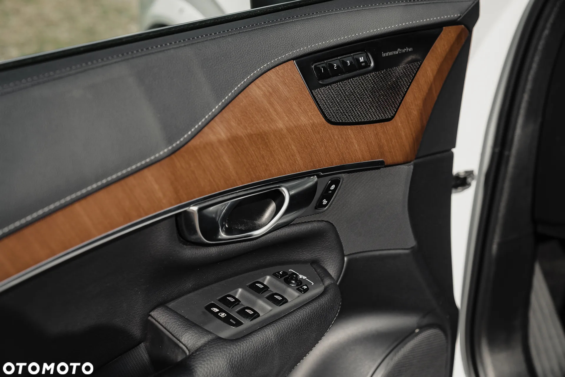 Volvo XC 90 T8 AWD Recharge Geartronic Inscription Edition - 17