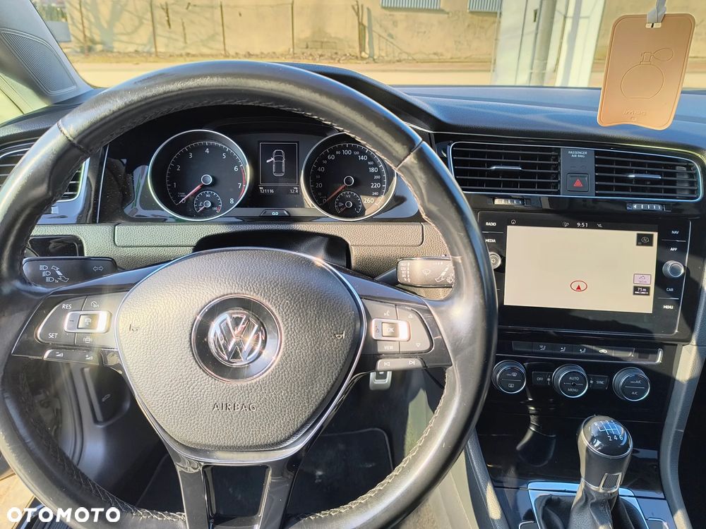 Volkswagen Golf - 20