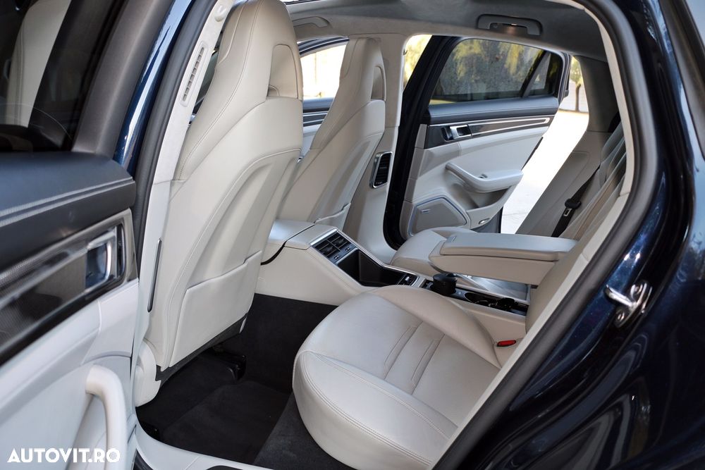 Porsche Panamera - 20