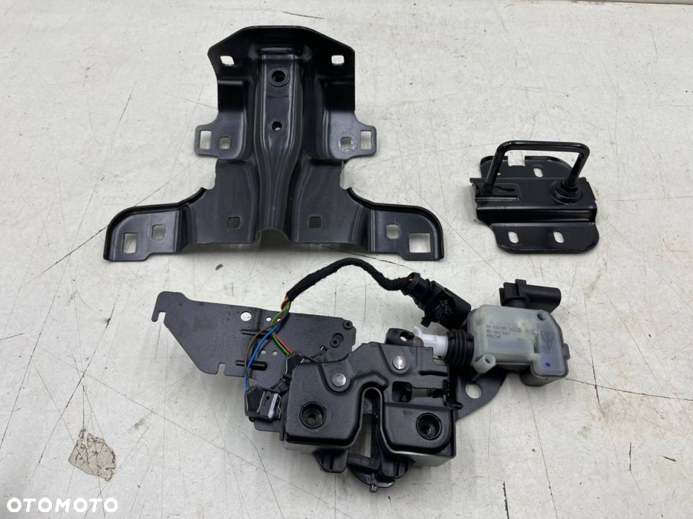 Zamek maski Porsche Macan II 95c 24r.- rygiel mocowanie podstawa zamka maski łącznik pasa komplet - 1