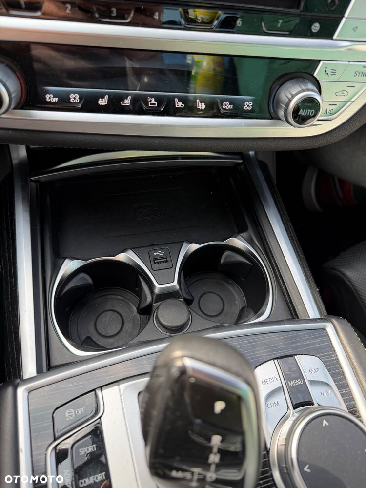 BMW Seria 7 - 27