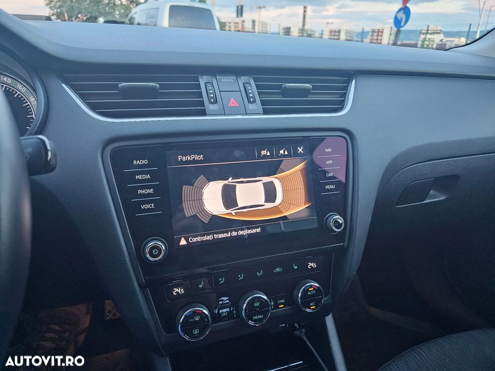 Skoda Octavia 2.0 TDI 4X4 DSG Style - 29