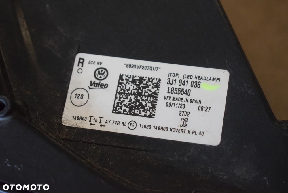 Lampa prawa VW Passat B9 3J1941036  3J1 941 036 - 5