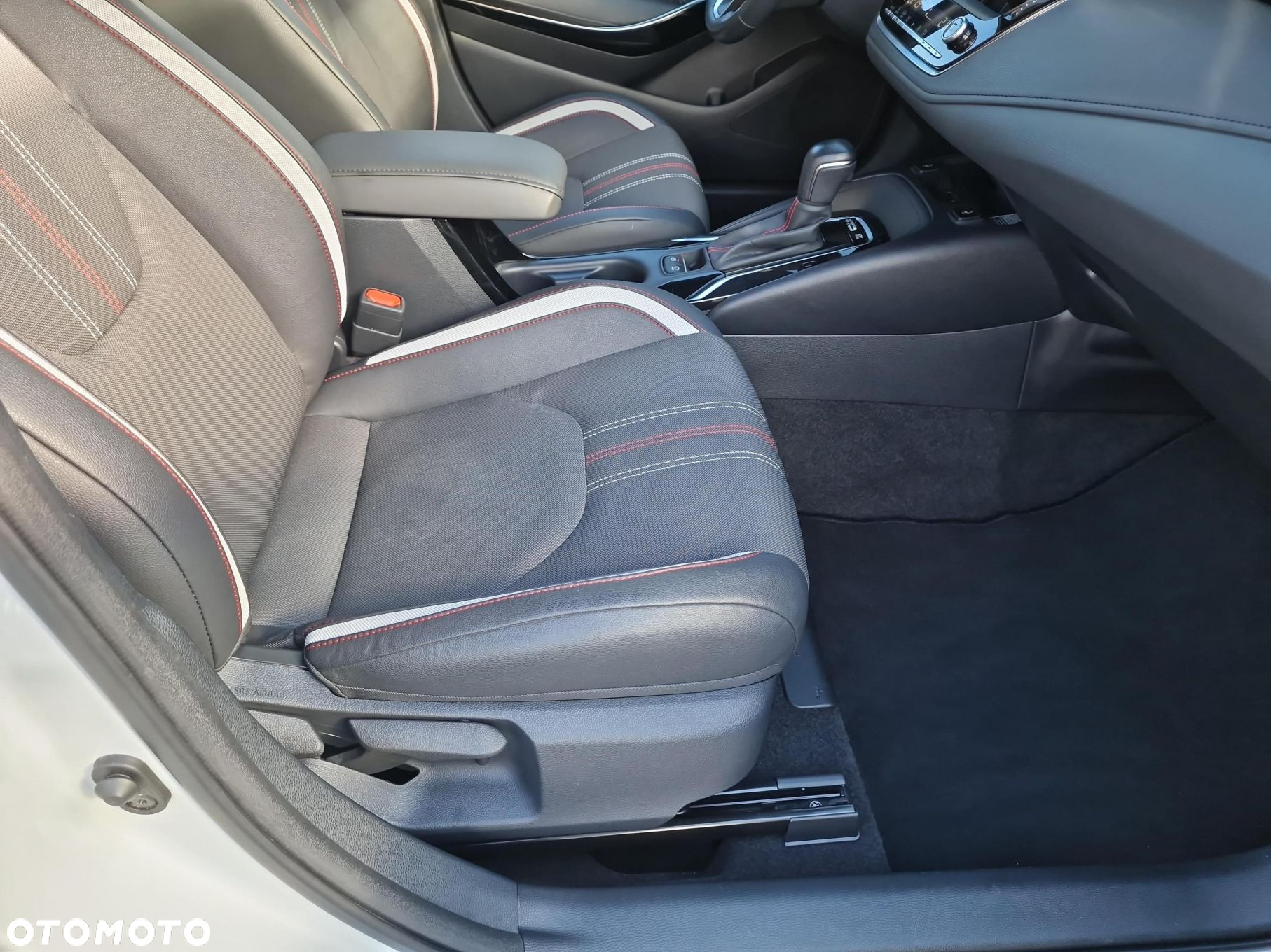 Toyota Corolla 1.8 Hybrid GR Sport - 16