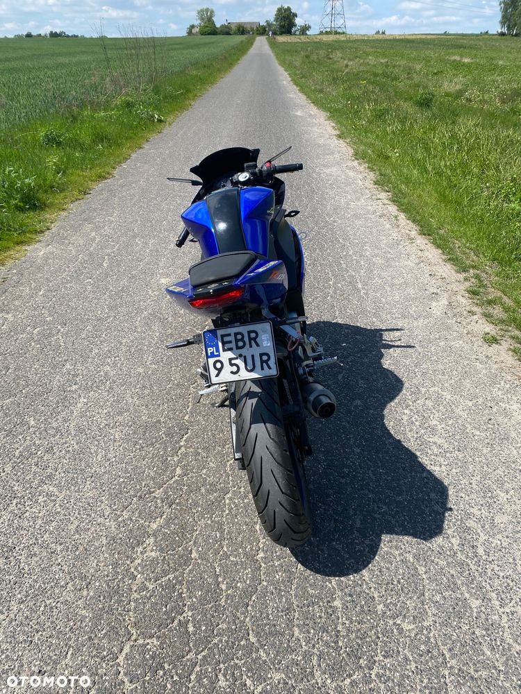 Yamaha YZF - 4