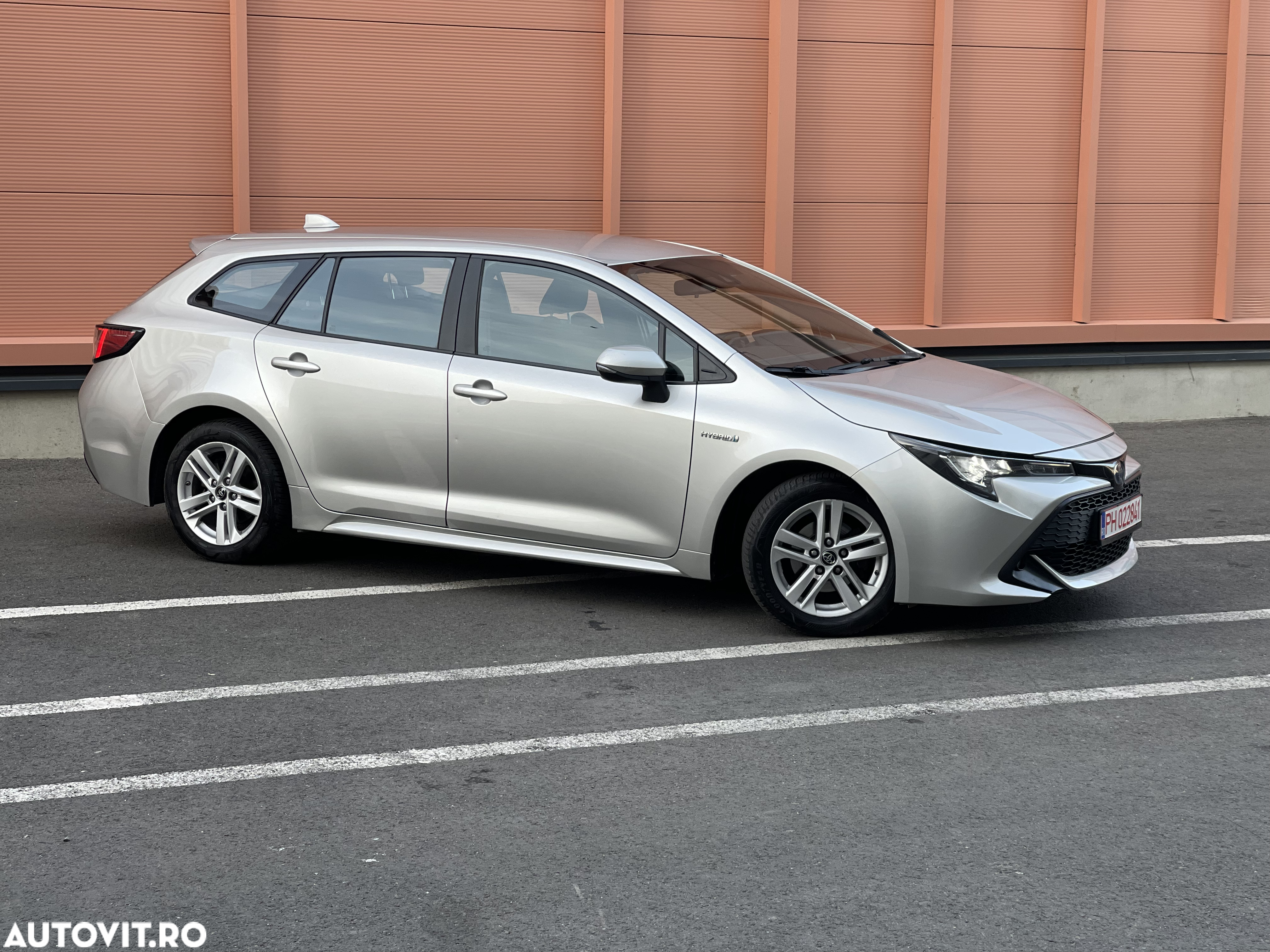 Toyota Corolla 1.8 HSD Business - 19