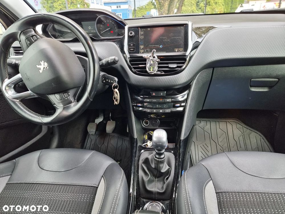 Peugeot 2008 1.6 BlueHDi Allure - 4