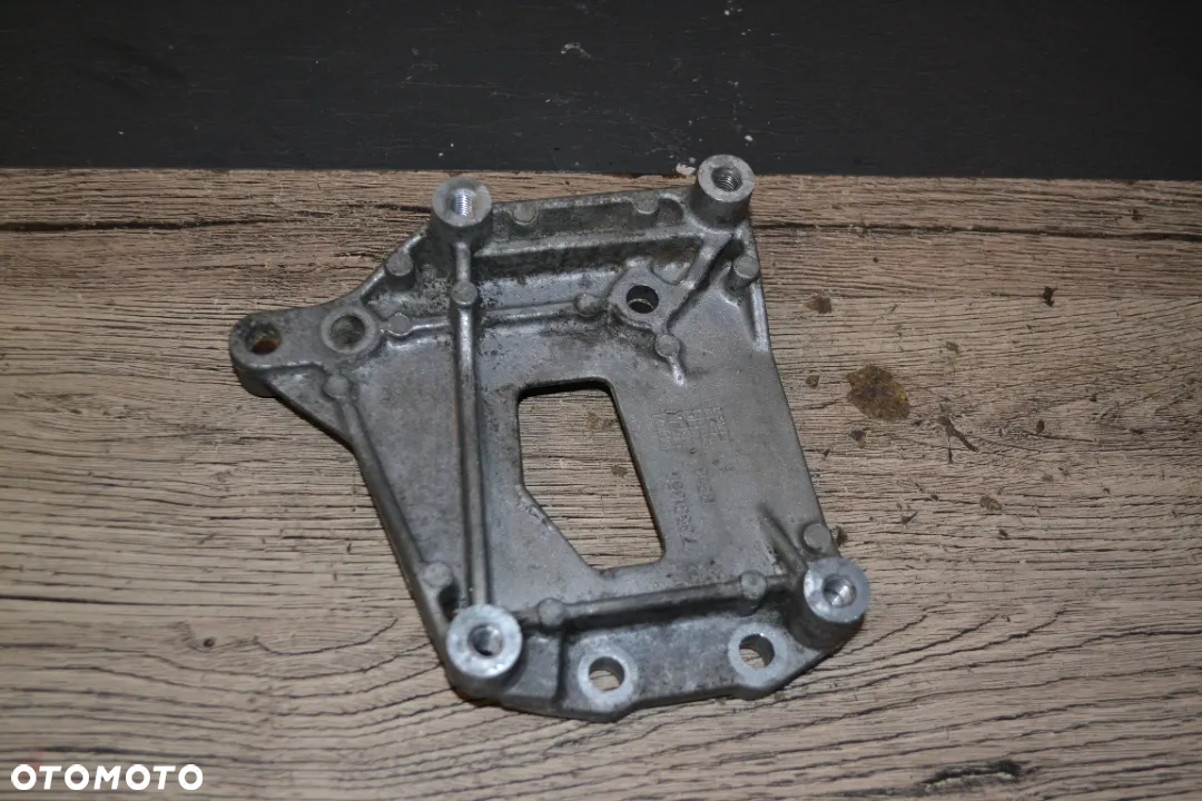 FIAT 500 PANDA OPEL CORSA D ŁAPA PODSTAWA WSPORNIK SPRĘŻARKI KLIMATYZACJI 73501350 - 2