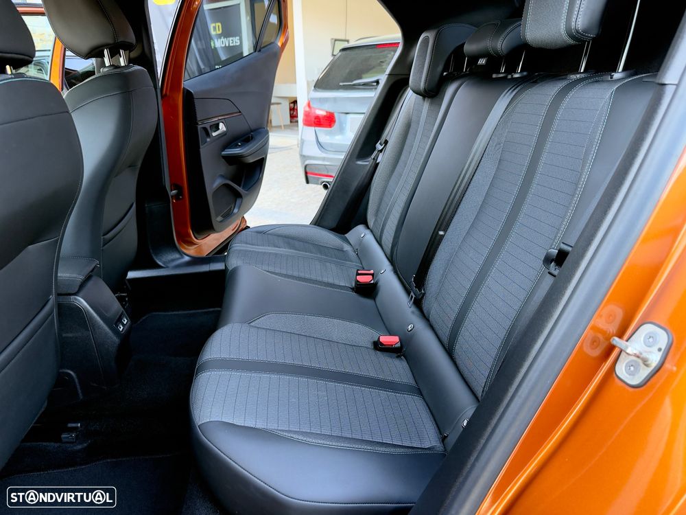 Peugeot 2008 1.2 PureTech Allure Pack - 48