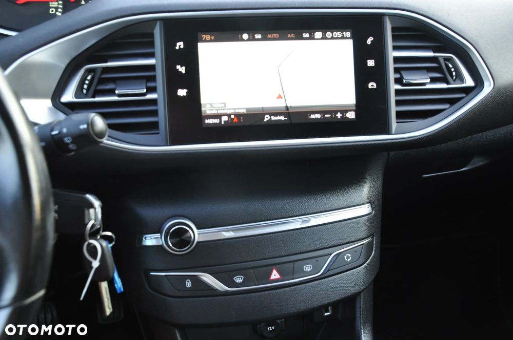 Peugeot 308 PureTech 130 GPF Stop & Start Allure Business-Paket - 10