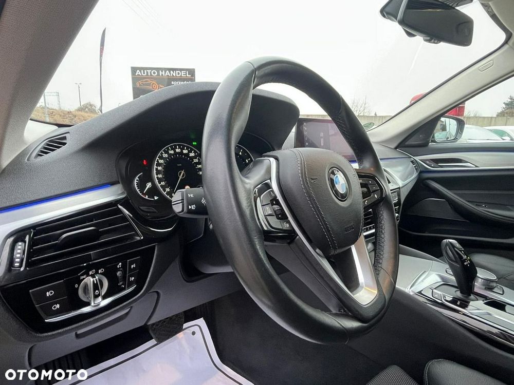 BMW Seria 5 530i xDrive GPF Sport Line sport - 37