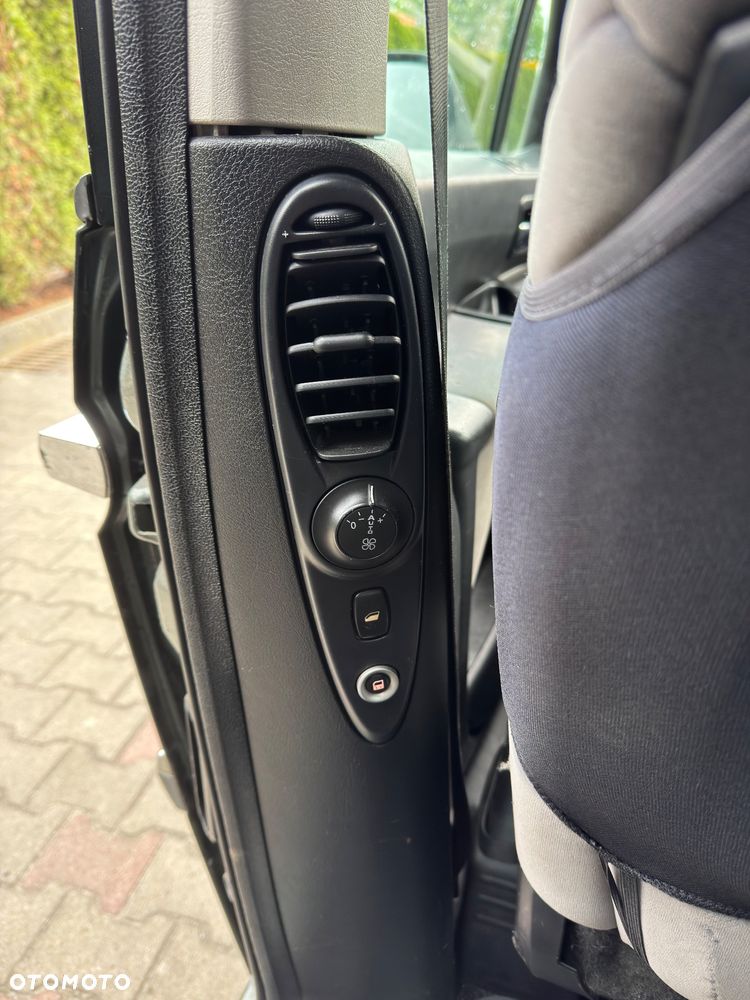 Peugeot 807 HDi 135 Premium - 9