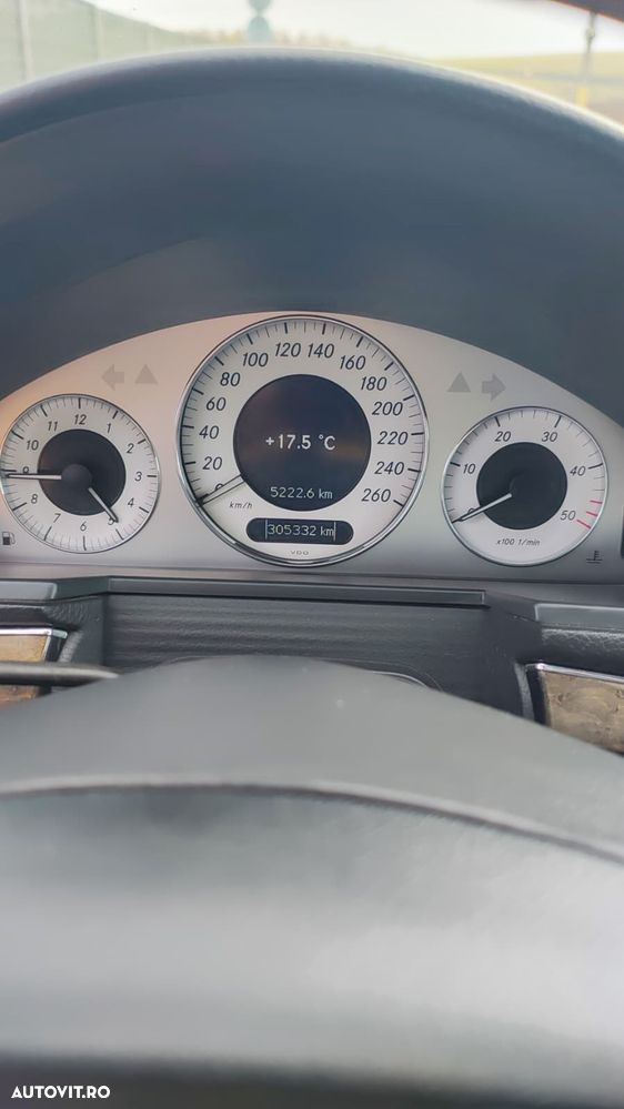 Mercedes-Benz E - 9