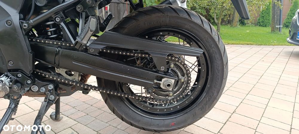 Suzuki V-STROM - 32