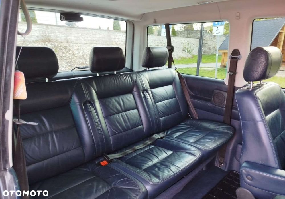 Volkswagen Caravelle - 14