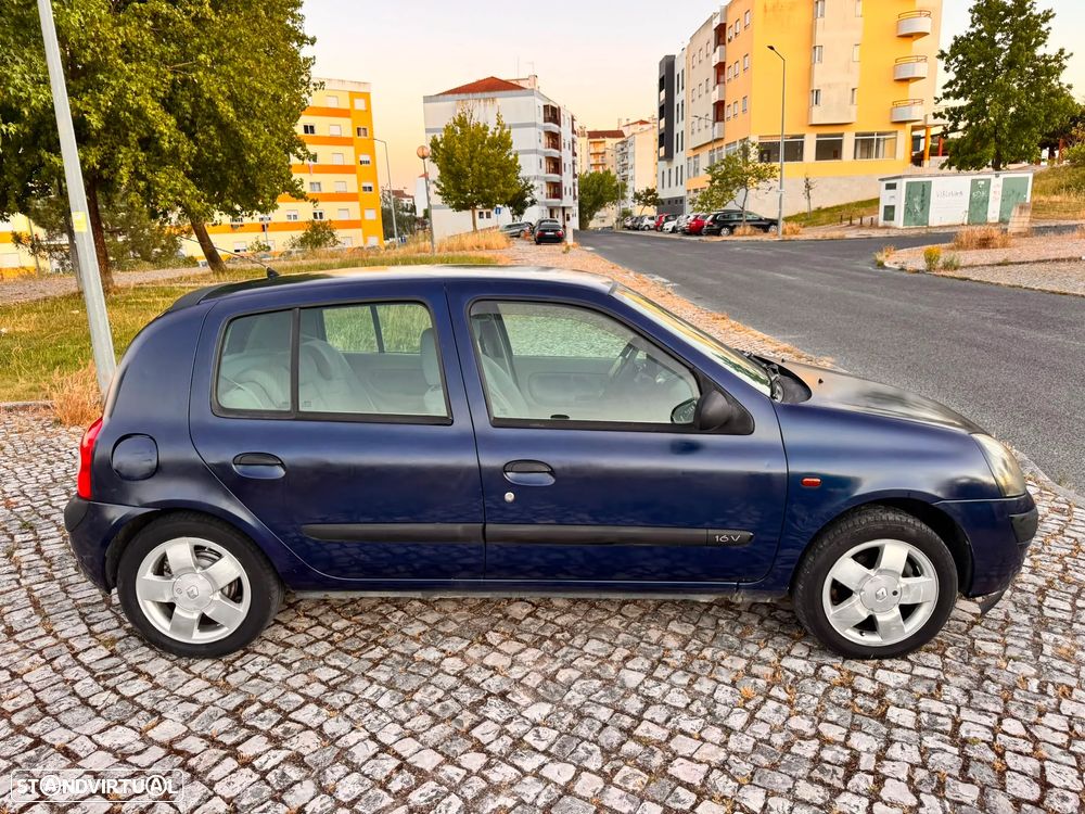 Renault Clio 1.2 16V Privilège - 5