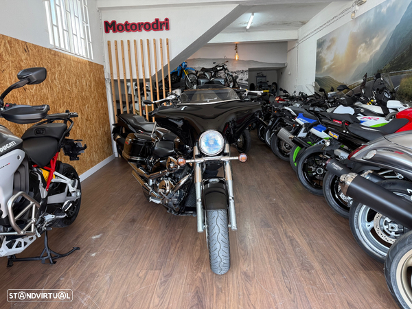 Suzuki Intruder  800