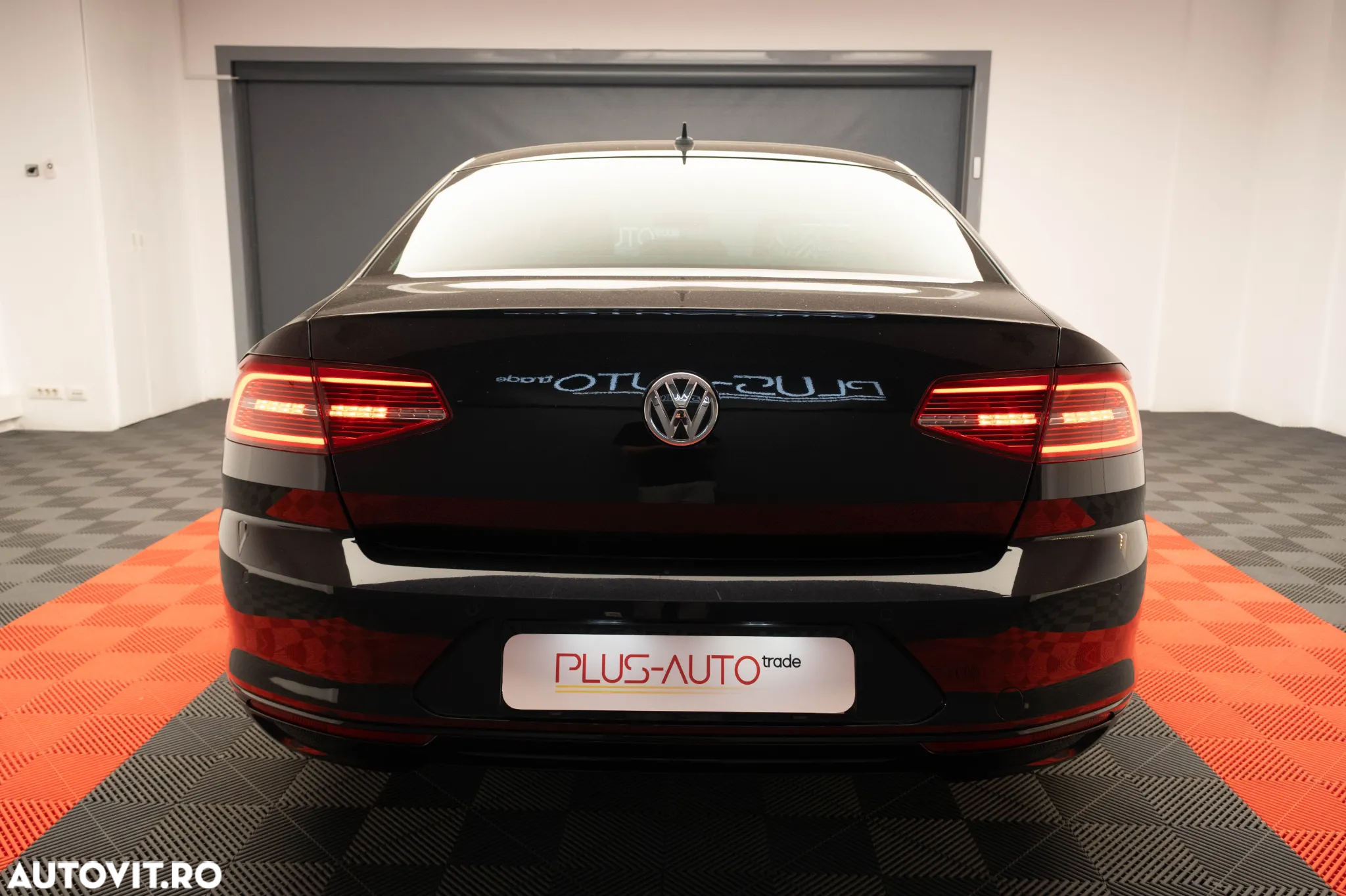 Volkswagen Passat 1.6 TDI DSG Trendline - 6