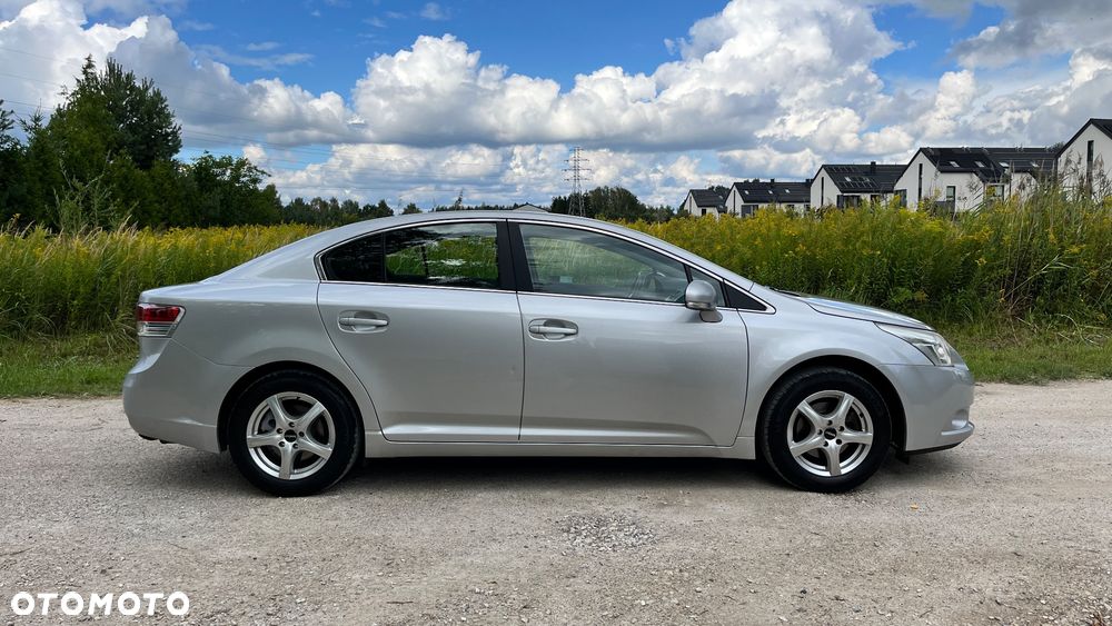 Toyota Avensis 1.8 Sol - 9