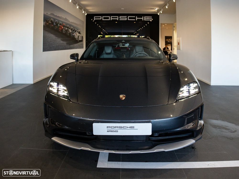 Porsche Taycan Cross Turismo 4 - 3