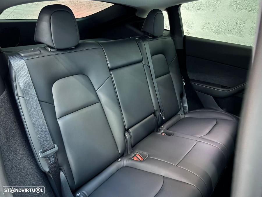 Tesla Model Y Long Range Dual Motor AWD - 45