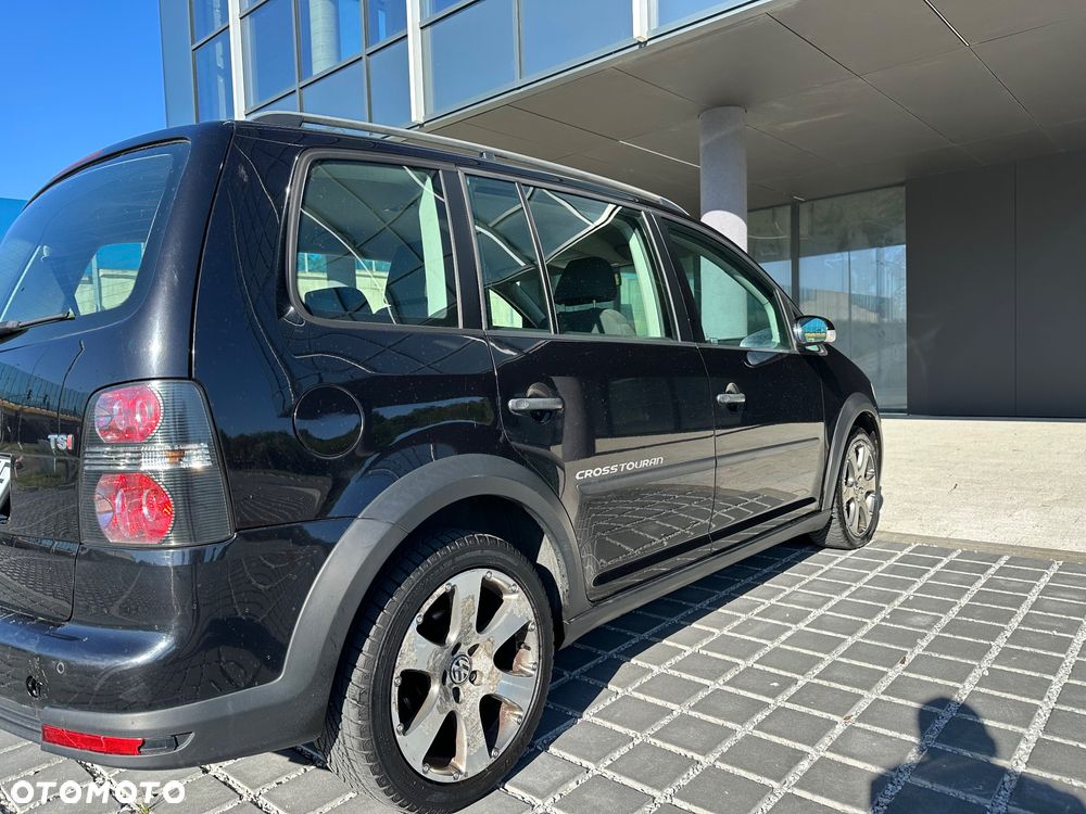 Volkswagen Touran 1.4 TSI Cross - 10