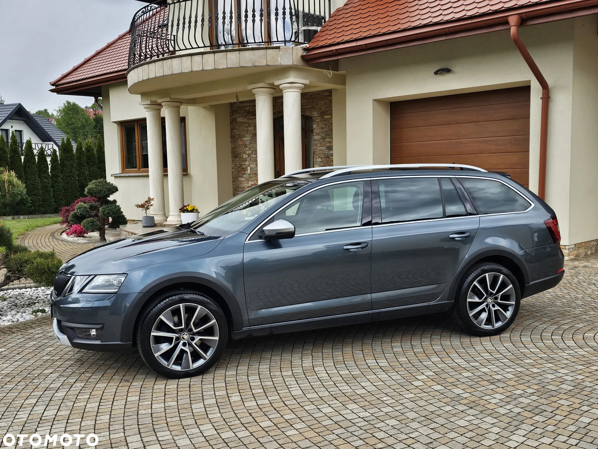 Skoda Octavia Combi 2.0 TDI 4x4 DSG Scout - 6