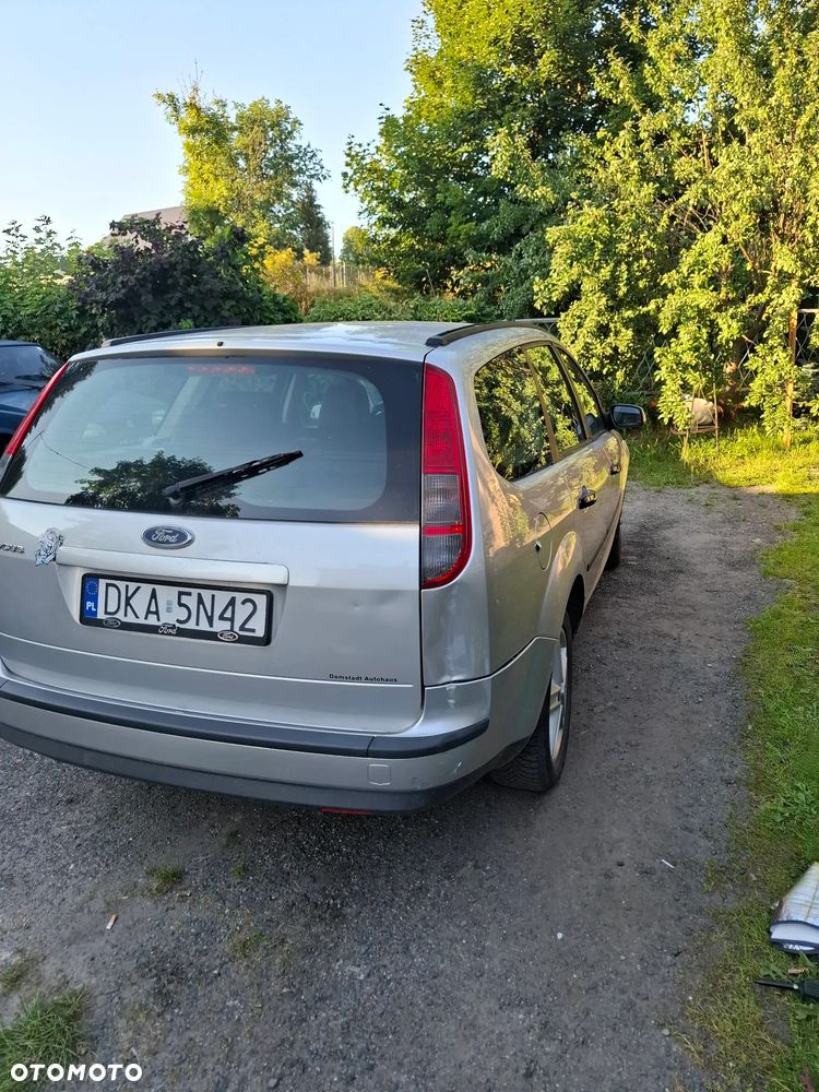 Ford Focus 1.6 Ambiente - 3