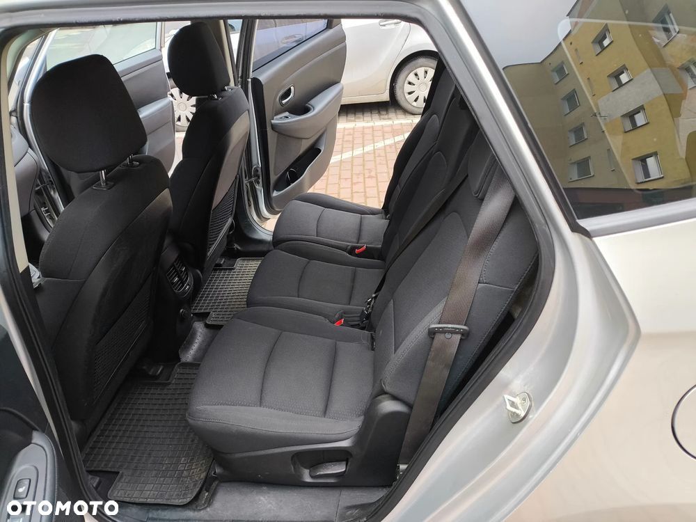 Kia Carens 1.7 CRDi L - 15