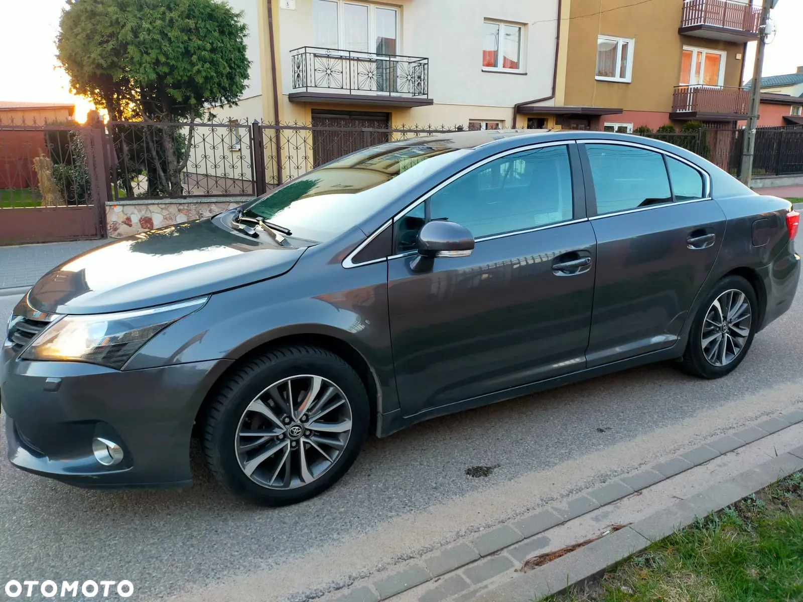 Toyota Avensis - 14