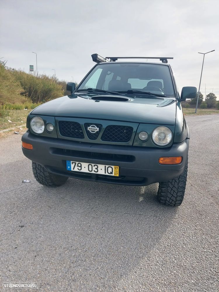 Nissan Terrano - 1
