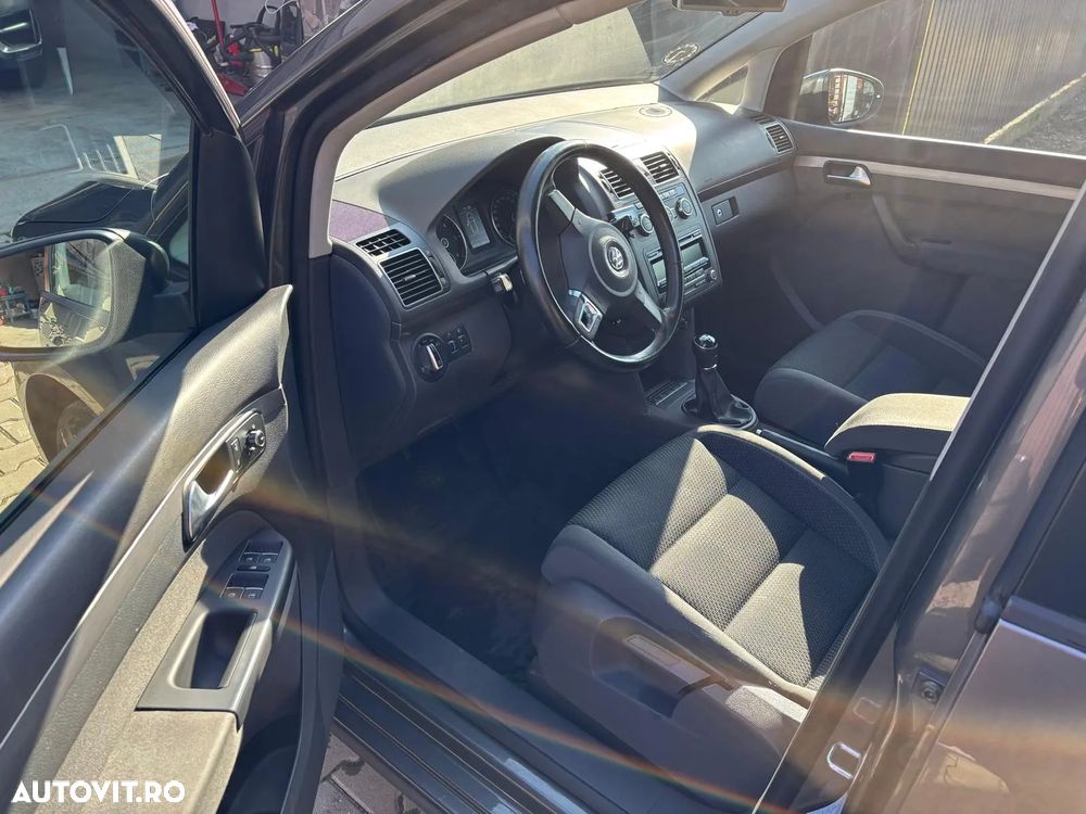 Volkswagen Touran 1.6 TDI DPF BlueMotion Technology Comfortline - 6