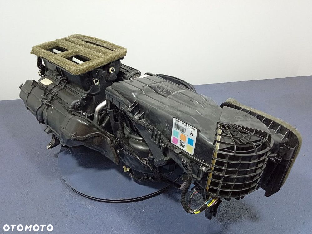 FORD MUSTANG VI 15- NAGRZEWNICA OBUDOWA EU GR3B-19B555-HM - 7