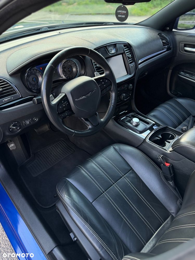 Chrysler 300s - 11