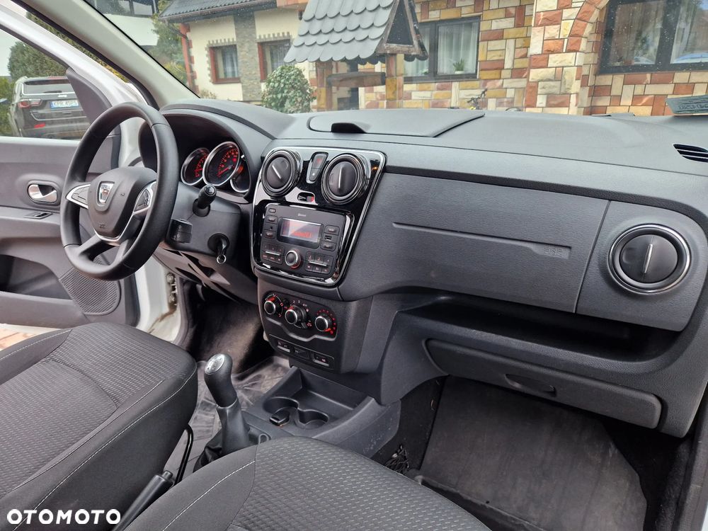Dacia Lodgy 1.6 SCe Laureate S&S - 27