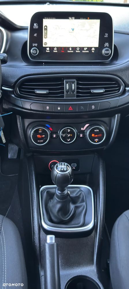 Fiat Tipo Kombi 1.4 T-Jet Business Line - 29