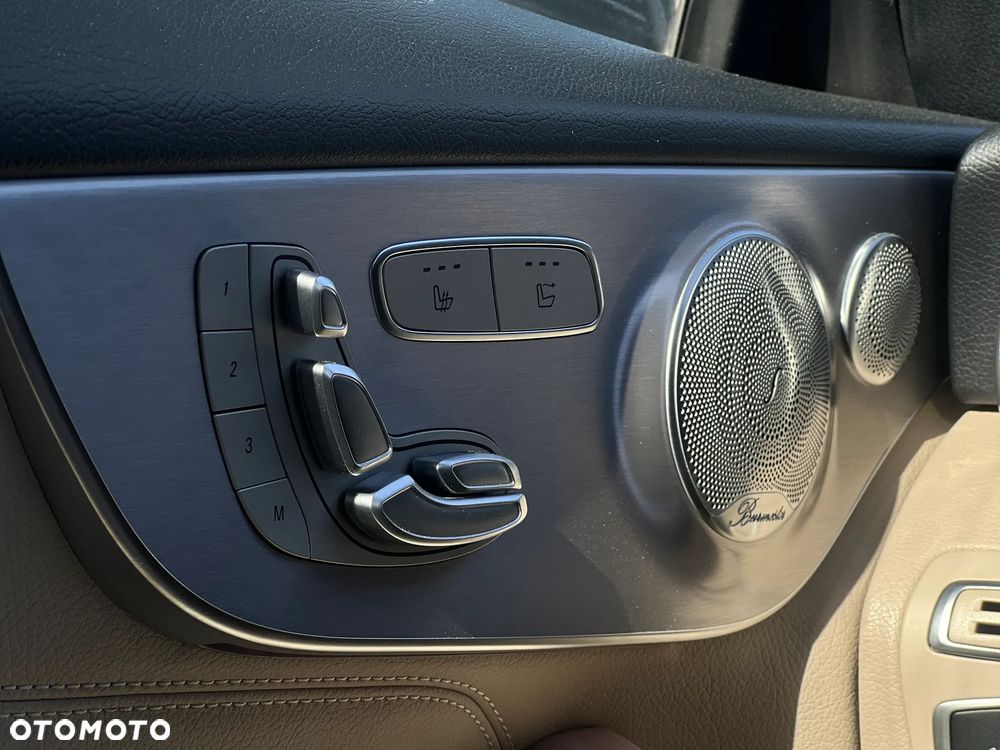 Mercedes-Benz Klasa C 300 4MATIC 9G-TRONIC - 19