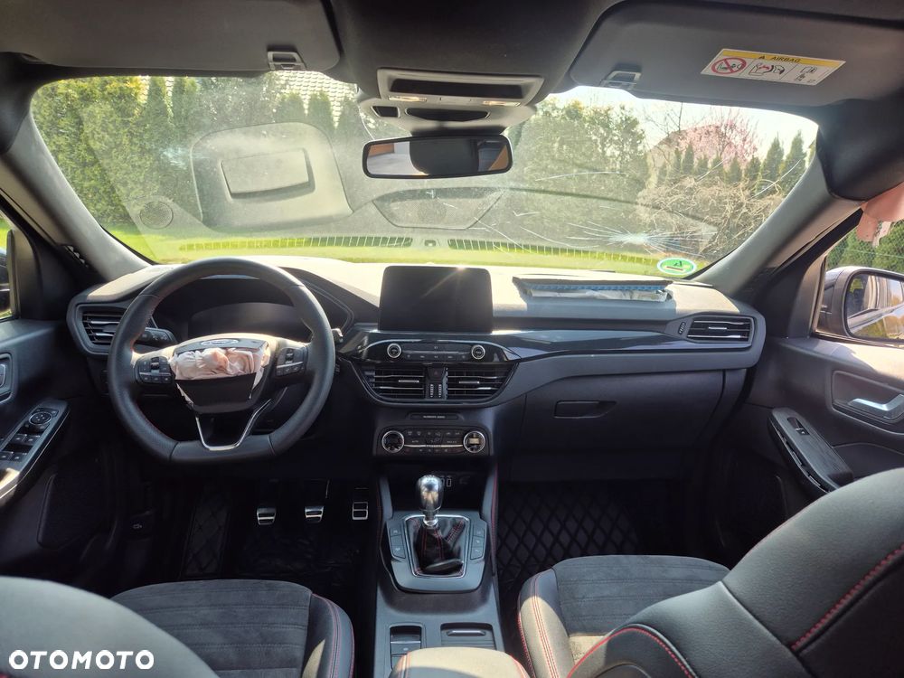 Ford Kuga 1.5 EcoBoost ST-LINE X - 9