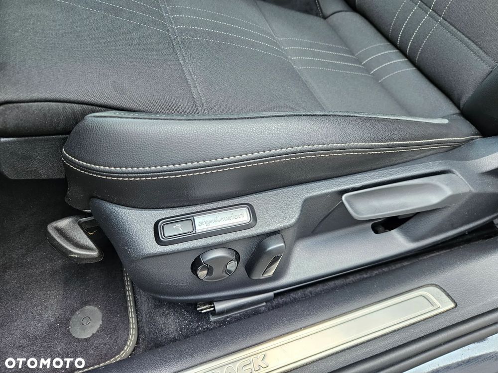 Volkswagen Passat Variant 2.0 TDI SCR 4Motion DSG Highline - 13