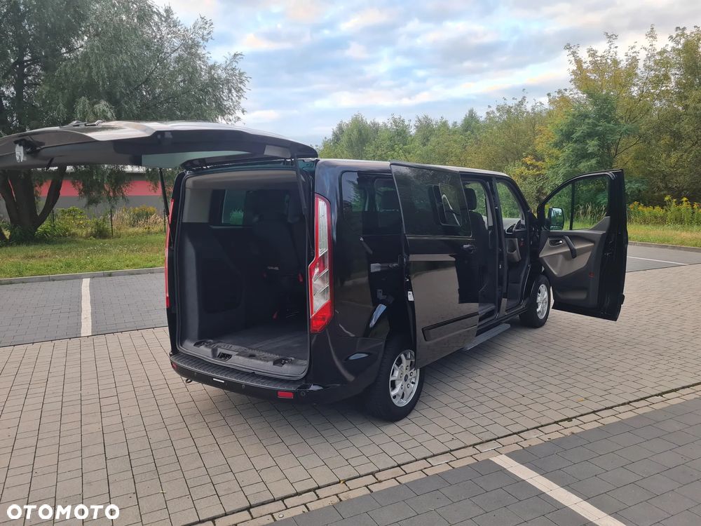 Ford Tourneo Custom - 12