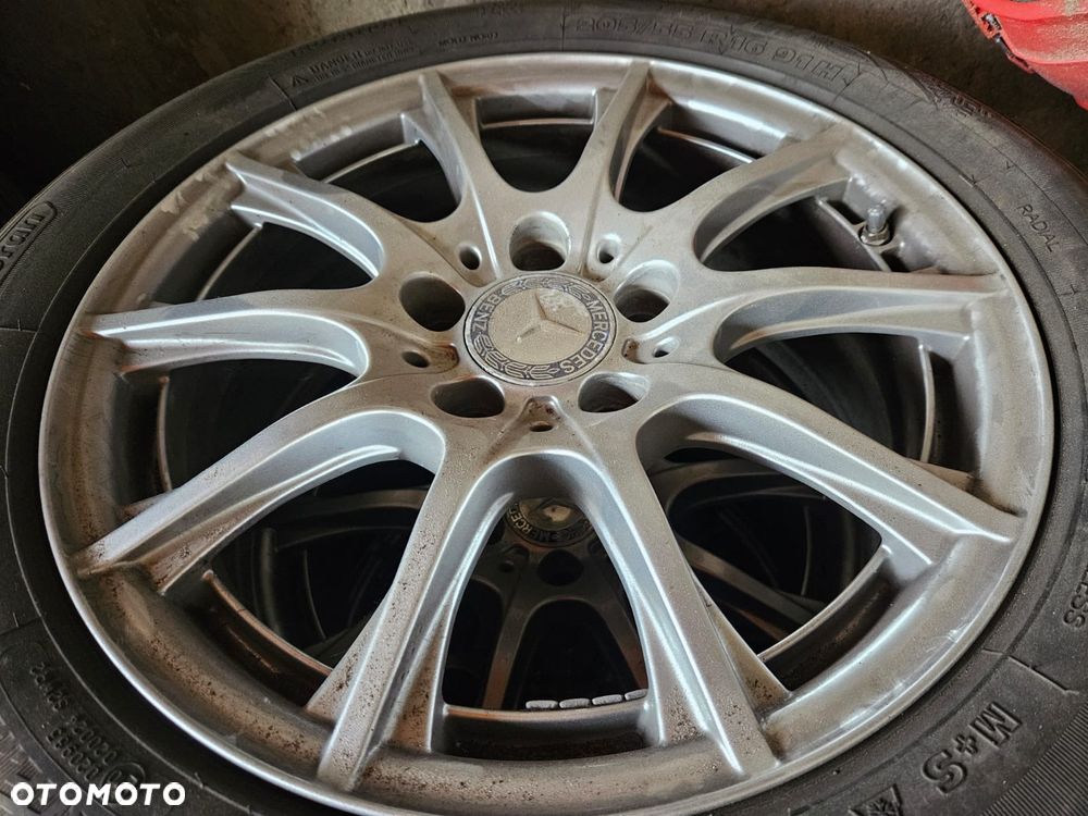 Mercedes-Benz CLA 200 CDI - 36