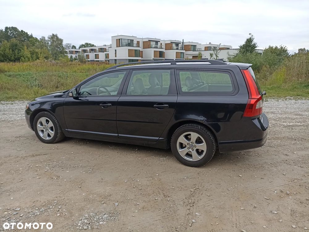 Volvo V70 D5 Momentum - 4