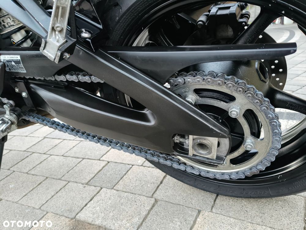 Yamaha FZ8 - 18