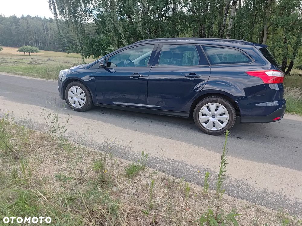 Ford Focus SW - 13