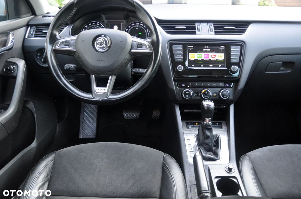 Skoda Octavia Scout 2.0 TDI 4x4 DSG - 13