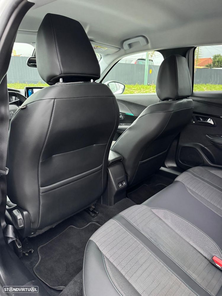 Peugeot 2008 BlueHDi 130 EAT8 Allure - 20